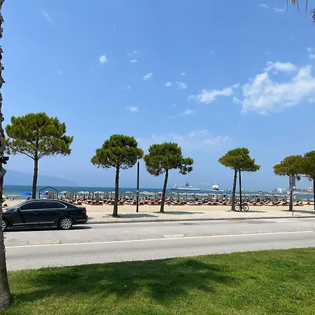 Blue Pearl Lungomare شقة فلورا